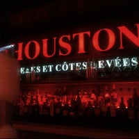 Photo taken at Houston Avenue Bar &amp;amp; Grill by Armand M. on 5/23/2012