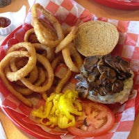 Photo taken at Fuddruckers by ⚡Nicole G. on 6/23/2012