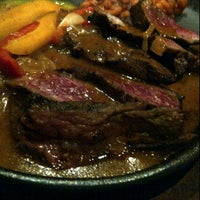 Foto scattata a Stix Steakhouse and Bar da BurhanAbe il 4/4/2012