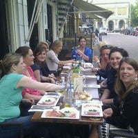 5/20/2012 tarihinde Liesbeth M.ziyaretçi tarafından Café Brasserie Zocher'de çekilen fotoğraf