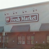 Photo taken at D&amp;amp;W Fresh Market by Diane M. on 7/25/2012
