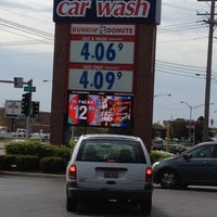 Photo taken at Delta Sonic Car Wash by Roni on 4/24/2012