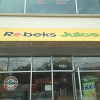 Photo taken at Robeks Fresh Juices &amp;amp; Smoothies by Ada G. on 5/7/2012