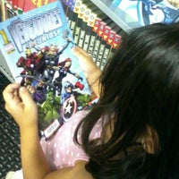 Foto tomada en Comic Stores  por devuelta el 9/7/2012