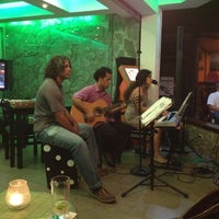 Foto tomada en Estatus - Bistrot &amp;amp; Lounge  por Cristobal Q. el 7/29/2012