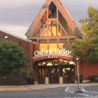 oxford valley mall hollister