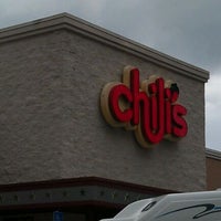 รูปภาพถ่ายที่ Chili&amp;#39;s Grill &amp;amp; Bar โดย Jenn C. เมื่อ 2/18/2012