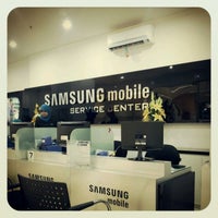 Photo taken at Samsung Service Center PGC by VOLTA g. on 6/12/2012