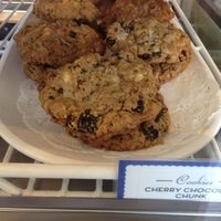 Foto tomada en Towne Bakery  por Nancy S. el 9/5/2012