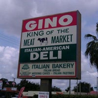 Снимок сделан в Gino&amp;#39;s Italian American Meat Market &amp;amp; Deli пользователем Gita R. 5/14/2012