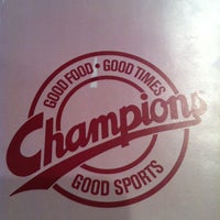 รูปภาพถ่ายที่ Champions โดย Steve G. เมื่อ 4/20/2012
