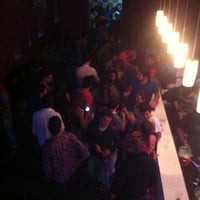 รูปภาพถ่ายที่ Lotte 6 Drinks &amp;amp; Dance โดย Manu R. เมื่อ 3/31/2012