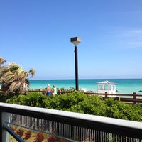 รูปภาพถ่ายที่ Cabana Beach Club โดย Tristan เมื่อ 2/23/2012