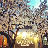 Photo taken at GODIVA 成城店 by mattsun t. on 4/19/2012