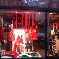 รูปภาพถ่ายที่ Boutique Létoile โดย Delia R. เมื่อ 8/27/2012