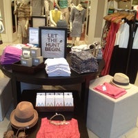 banana republic domain hours