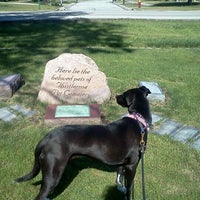 Foto tomada en Forest Hill Memorial Park  por Lauryn B. el 6/17/2012