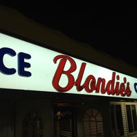 Foto tomada en Blondie&amp;#39;s Ice Cream  por Paul J. - PJ S. el 7/5/2012