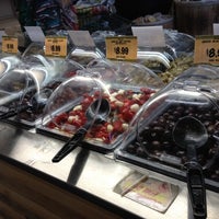 Photo taken at Sprouts Farmers Market by Juyeon B. on 3/15/2012