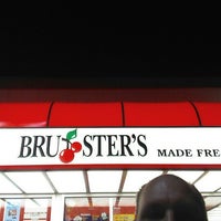 Photo taken at Bruster&amp;#39;s Real Ice Cream by Eric E. on 9/2/2012