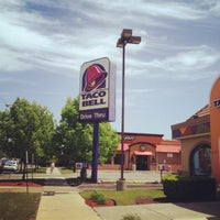 Photo taken at Taco Bell by Ron T. on 5/15/2012