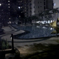 Photo taken at Maple Park Swimming Pool by Stenly E. on 7/20/2012