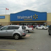 รูปภาพถ่ายที่ Walmart โดย Jenny D. เมื่อ 9/7/2012