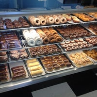 4/18/2012에 Adam K.님이 Daylight Donuts에서 찍은 사진