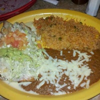 Снимок сделан в Don Julio Authentic Mexican Restaurant пользователем Andrew K. 2/29/2012