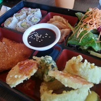 Photo taken at Maki Sushi &amp;amp; Noodle Shop by Emma W. on 8/17/2012