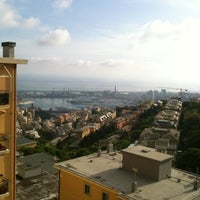 Foto tomada en Youth Hostel Genova  por MrsHenryBrandt el 5/7/2012