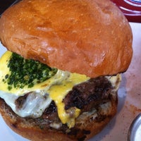 Photo taken at Go Burger by Dante V. on 3/31/2012