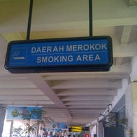 Photo taken at smoking area arrival E/D by deddy R. on 2/17/2012