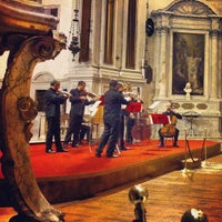 รูปภาพถ่ายที่ Virtuosi di Venezia โดย mario m. เมื่อ 9/9/2012