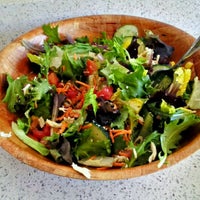 5/10/2012에 Adam N.님이 California Monster Salads에서 찍은 사진