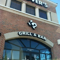 Foto diambil di Grover&amp;#39;s Grill &amp;amp; Bar - Frisco oleh Dawn R. pada 8/2/2012