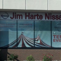 รูปภาพถ่ายที่ Jim Harte Nissan โดย Adam R. เมื่อ 6/7/2012