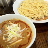Photo taken at 博多つけ麺 秀 by Tatsuma I. on 3/24/2012