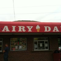 Foto tirada no(a) Dairy Dan por Julie G. em 6/29/2012