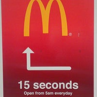 Foto tirada no(a) McDonald&amp;#39;s por Gbenga M. em 6/20/2012