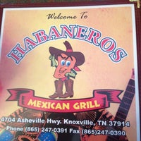 Photo prise au Habaneros Mexican Grill par Brandon R. le4/14/2012
