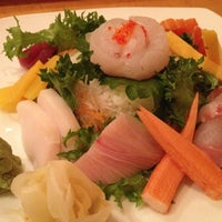 Снимок сделан в Miyako Sushi пользователем Kirsten P. 2/26/2012
