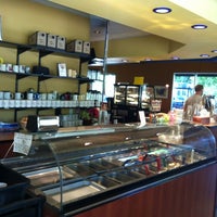 Foto diambil di Dog Tooth Coffee Co oleh Bevin G. pada 6/19/2012