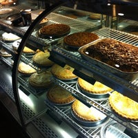 Photo taken at Shari&amp;#39;s Cafe and Pies by cYeNz on 9/6/2012