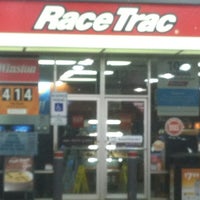 รูปภาพถ่ายที่ RaceTrac โดย Ashley G. เมื่อ 2/18/2012