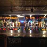 Foto tomada en Williams Uptown Pub &amp;amp; Peanut Bar  por Elwood H. el 3/26/2012