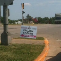 รูปภาพถ่ายที่ Frozen Ladle โดย Meghan B. เมื่อ 6/8/2012