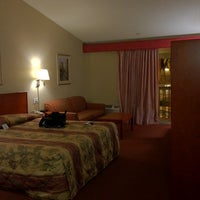 Photo taken at Good Nite Inn by Xiaoxiao H. on 2/23/2012