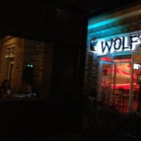 Foto scattata a Wolf&amp;#39;s da Yosses C. il 7/27/2012