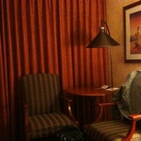Foto diambil di Hacienda Hotel &amp;amp; Conference Center LAX oleh Arturo R. pada 4/26/2012